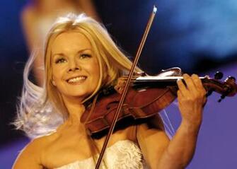 Mairead Nesbitt Van Celtic Woman Wallpaper