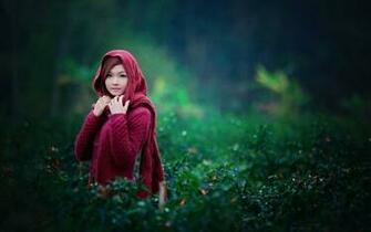 Pretty Woman Garden HD Wallpaper New
