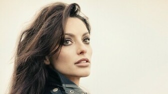Erica Cerra Wallpaper
