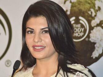 Jacqueline Fernandez Wallpaper HD Cute Smile