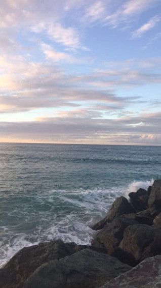 Aesthetic Beach Big Rocks Wallpaper