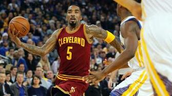 Snack Time J R Smith Grabs Fans Courtside During Cavs Game