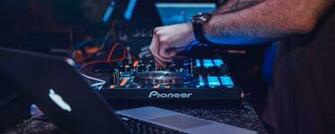 Best Event Talks Should I Choose A Dj Or Band For Background