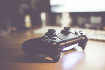 Black Console Gaming Banner Wallpaper