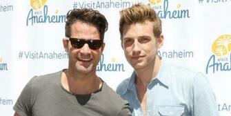 Nate Berkus Wallpaper Pin It