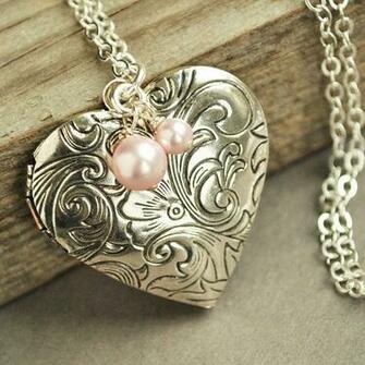 Heart Necklace Locket Wallpaper