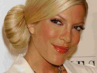 Tori Spelling Wallpaper Celebrities