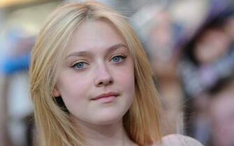 Dakota Fanning Wallpaper 4k Px Wallpaperexpert