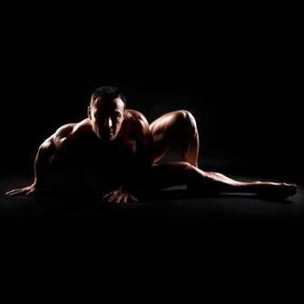 Bodybuilder Fitness Figure Posing iPad iPhone HD Wallpaper