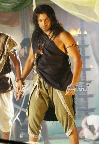 Urumi Photos HD Image Pictures Stills First Look Posters Of