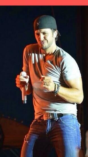 Luke Bryan iPhone Wallpaper