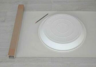 Use Your Round Object To Draw A Circle Shape On The Wallpaper