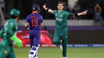 Pakistan S Shaheen Afridi Mockingly Enacts Rohit Sharma Kl Rahul