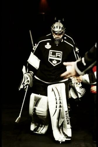 Jonathan Quick Us Born Goaltender For The Los Angeles