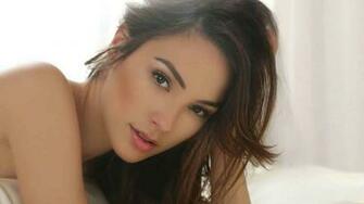 Gal Gadot Wallpaper Breat Me