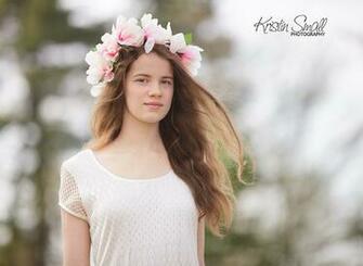 Gorgeous And Attractive Wallpaper Of Pretty Girls