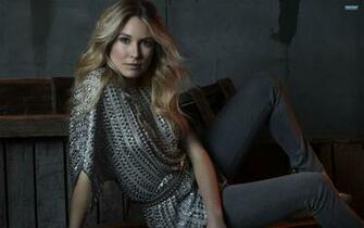 Sarah Carter Wallpaper