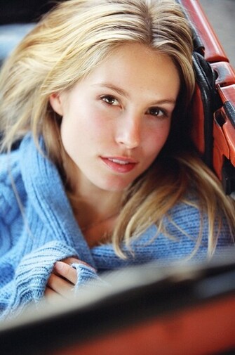 Celebrity Sarah Carter Photos Pictures Wallpaper
