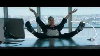 Alienware Monitor Used By Taika Waititi In Guy Movie