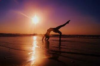 Photos Sun Sea Girls Gymnastics Sunrises And Sunsets