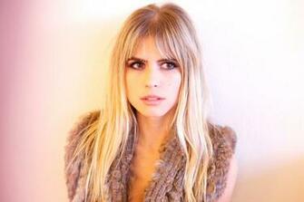 Carlson Young Photo Of Pics Wallpaper