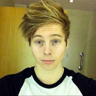 Random Image Luke Hemmings Wallpaper And Background