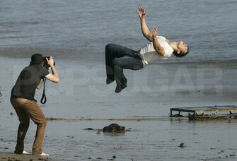 Photos Taylor Lautner Shirtless And Showing Off His Abs For Rolling