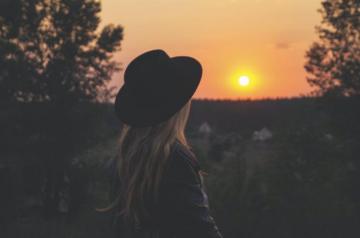 Girl In A Hat Pictures Image