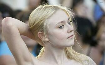 Dakota Fanning Wallpaper X Net