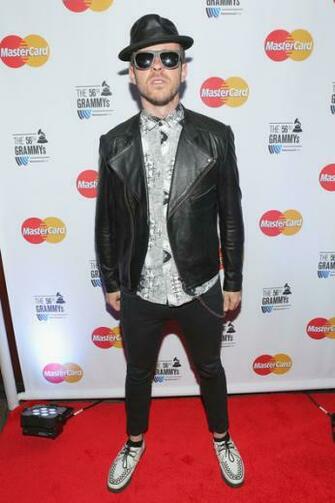 Ricky Reed Producer Songwriter Of Musical Group Wallpaper