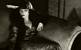 Louise Widescreen Wallpaper Brooks