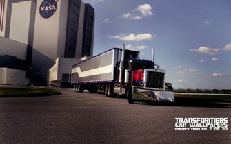 Transformers Of Optimus Prime Truck Wallpaper