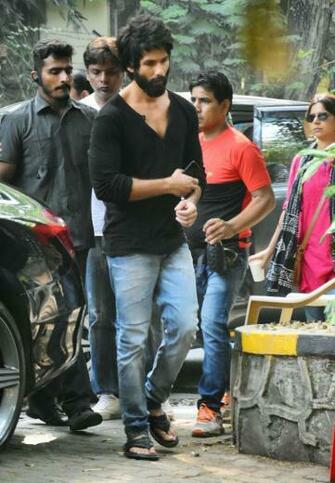 Shahid Kapoor Sports Heavy Beard And Moustache For Kabir Singh