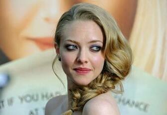 American Actress Amanda Seyfried Wallpaper Actresses