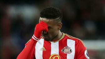 Sunderland S Jermain Defoe Not Planning Retirement But His Mum