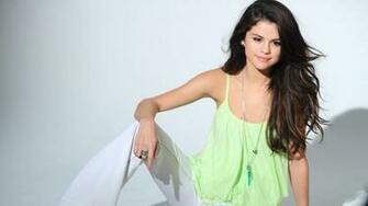 Hollywood Stars Selena Gomez HD Wallpaper