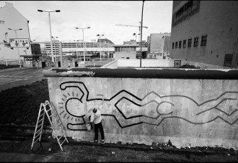 Top Black And White Graffiti Wallpaper Full HD 4k To Use