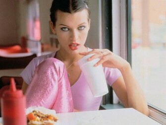 HD Wallpaper Milla Jovovich Widescreen