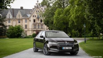 Skoda Superb Laurin Klement Front Caricos