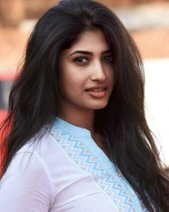Actress Roshini Prakash HD Photos And Wallpaper