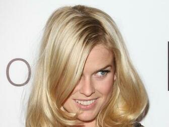 Alice Eve Wallpaper