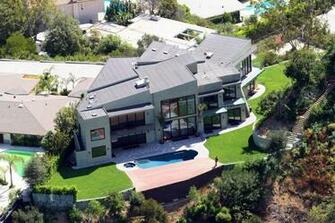 Million Bedroom Mansion High Up In The Hollywood Hills Wallpaper