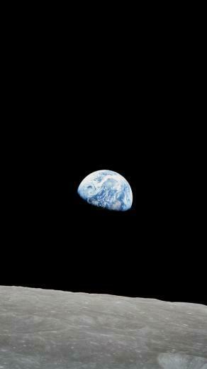 Apollo S Iconic Earthrise Photos Earth Pictures Space iPhone