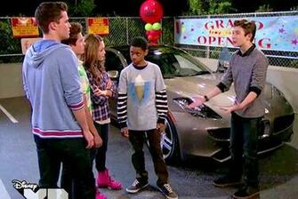 Lab Rats Returns With One Fanlala