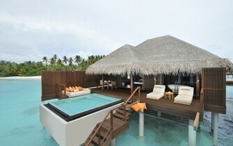 Bungalow Wallpaper