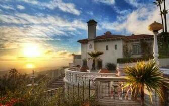 Hearst Castle Luxury House HD Beddable Wallpaper