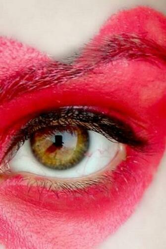 Red Heart Eye Makeup Wallpaper iPhone