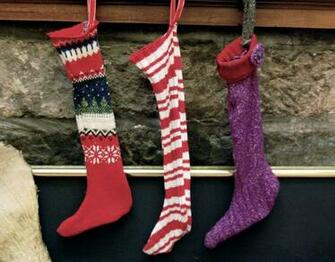 Reses Christmas Stockings Wallpaper