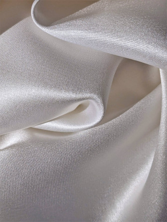 Smooth White Silk 6zfoa3narnia99qh Wallpaper