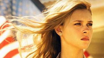 Nicola Peltz HD Wallpaper Background Image